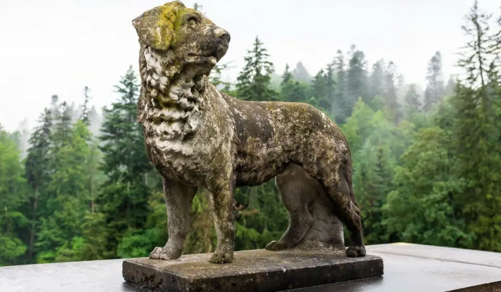 Statue of dog at Peles Castle
